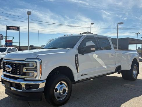 Used 2023 Ford F350 Lariat w/ Lariat Ultimate Package image 3
