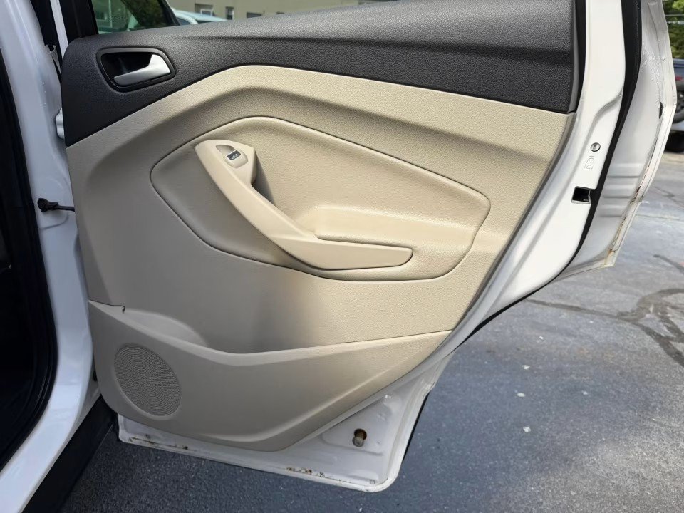 Used 2019 Ford Escape SE AWD/4WD image 16