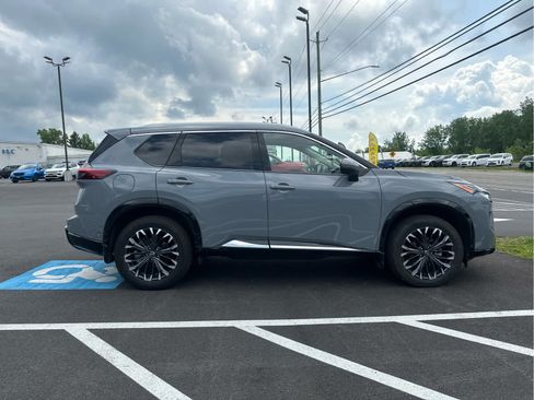 Used 2024 Nissan Rogue Platinum w/ Platinum Premium Package AWD/4WD image 8