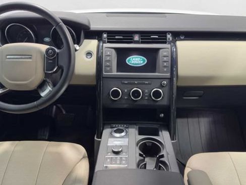 Used 2017 Land Rover Discovery SE AWD/4WD image 17