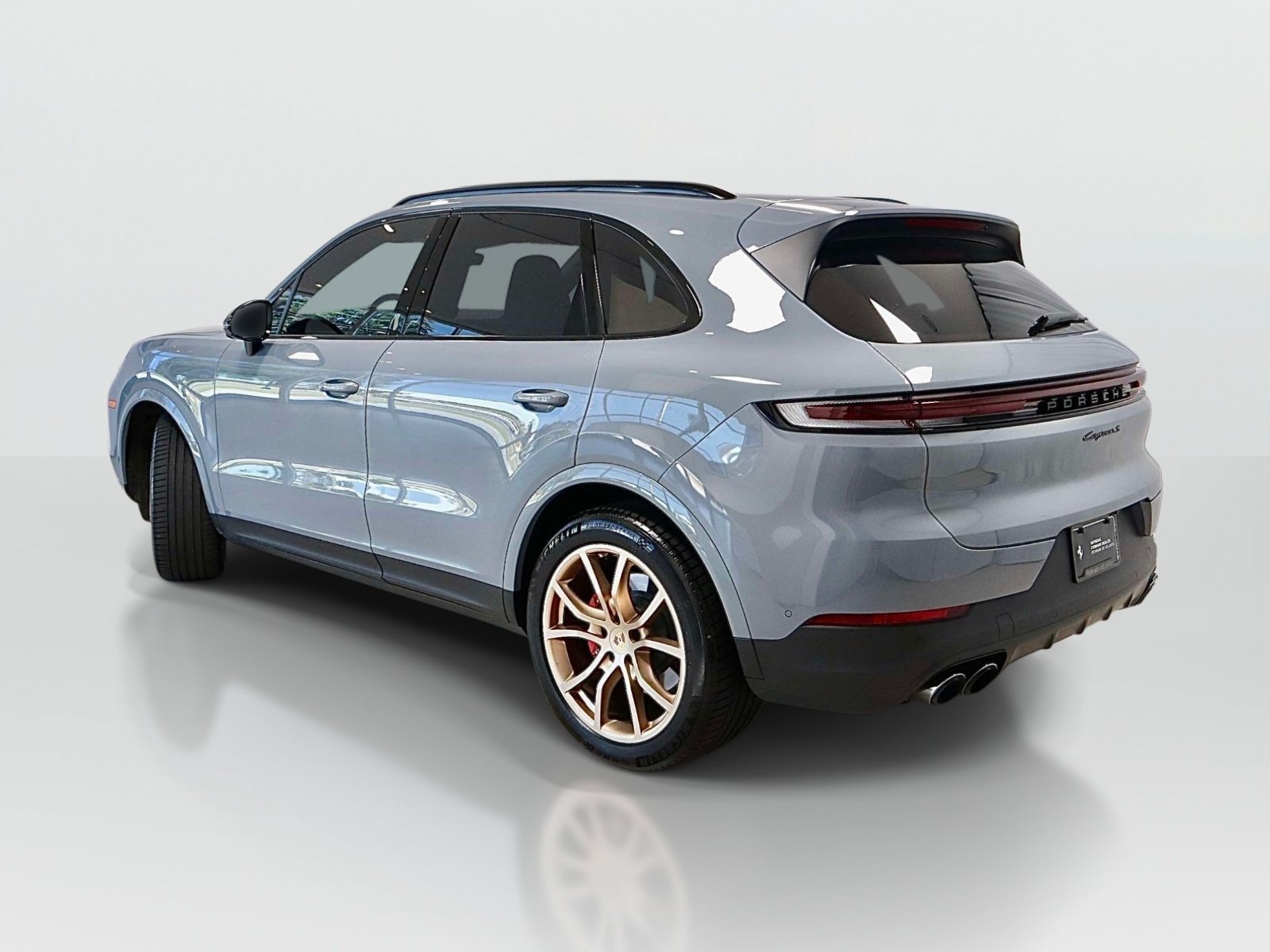 Used 2024 Porsche Cayenne S AWD/4WD image 3