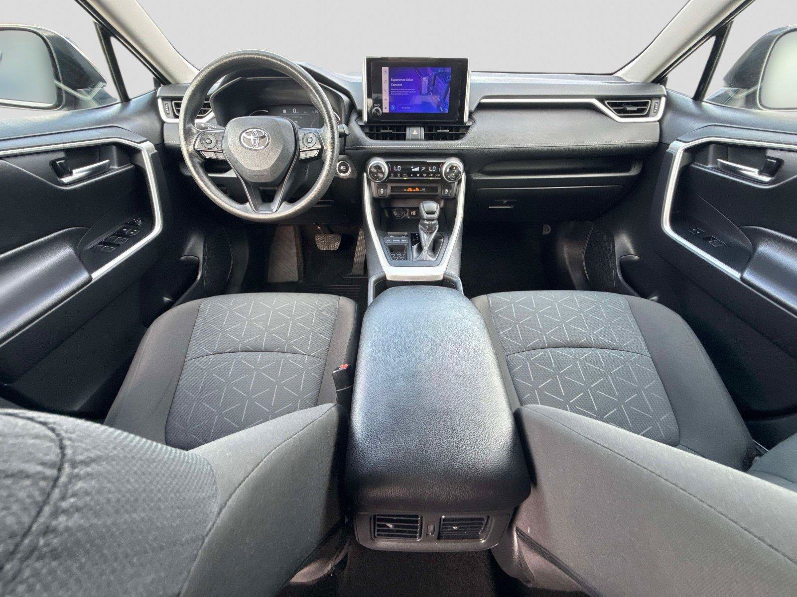 Used 2024 Toyota RAV4 XLE FWD image 15