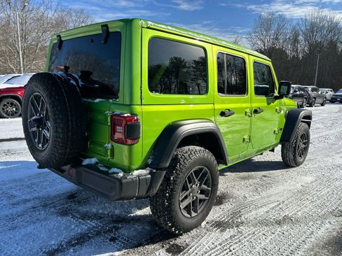 Used 2025 Jeep Wrangler Sport S image 10