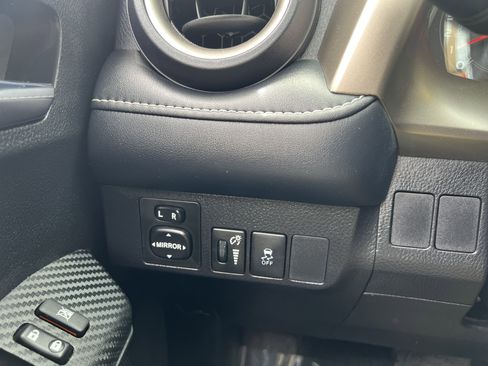 Used 2015 Toyota RAV4 XLE FWD image 22