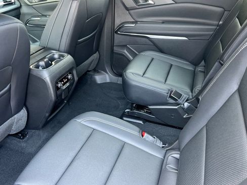 New 2026 Chevrolet Traverse LT w/ Sun and Wheel Package AWD/4WD image 9