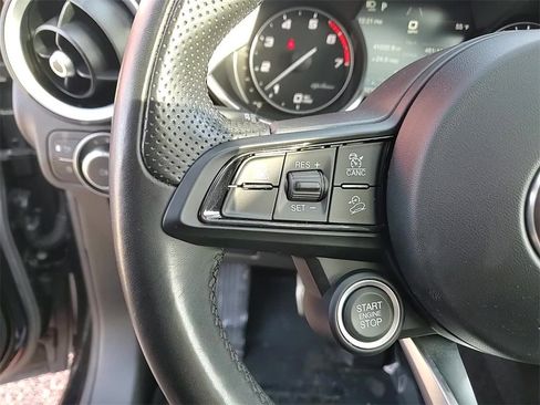 Used 2023 Alfa Romeo Stelvio Veloce image 14