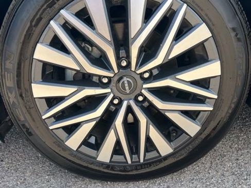 Used 2024 Nissan Altima 2.5 SV FWD image 34