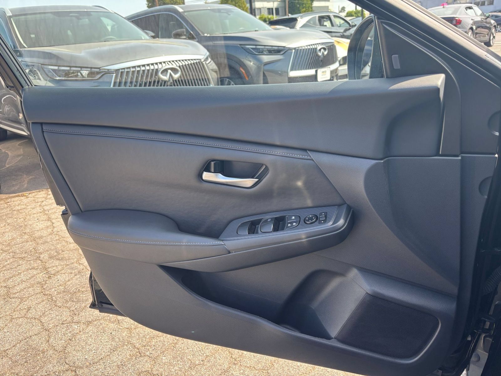 Used 2025 Nissan Sentra SV FWD image 18