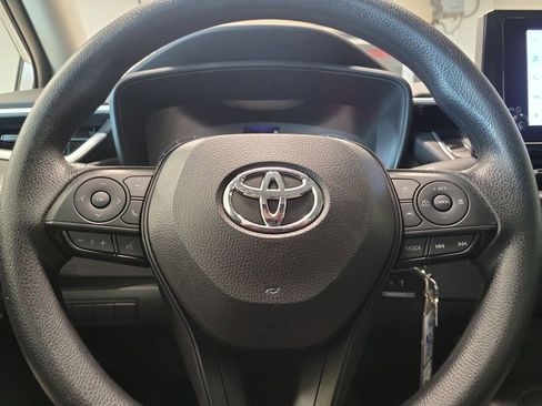 Used 2025 Toyota Corolla LE image 22