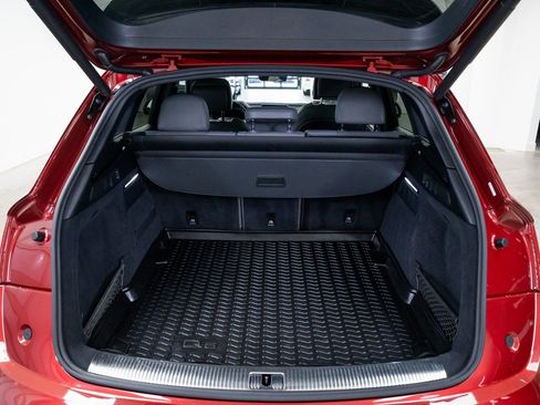 Used 2019 Audi SQ5 Prestige image 8