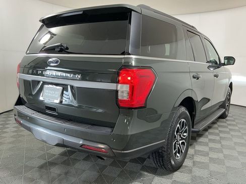 Used 2022 Ford Expedition XLT image 3