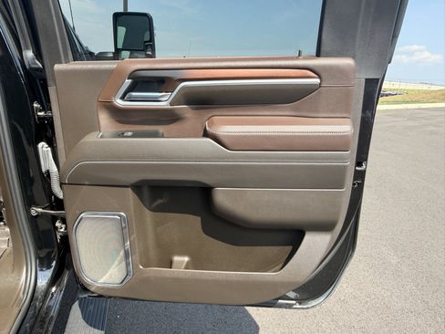 Used 2025 GMC Sierra 2500 Denali w/ Denali Reserve Package AWD/4WD image 24