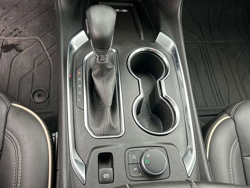 Used 2023 Chevrolet Traverse Premier image 23