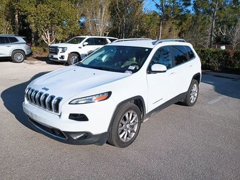 Used 2018 Jeep Cherokee Limited image 2