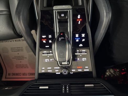 Used 2021 Porsche Cayenne Turbo image 26