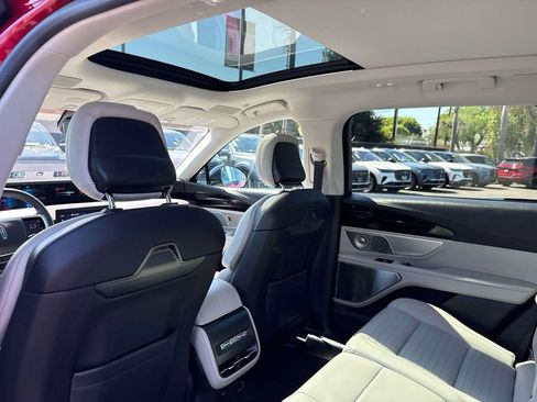 Used 2026 Lincoln Nautilus Reserve image 17