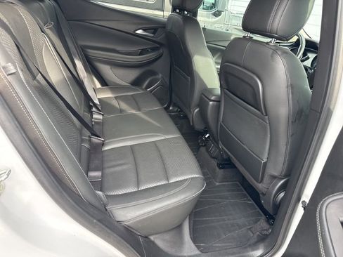 Used 2020 Buick Encore GX Essence FWD image 44