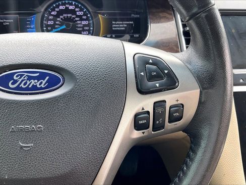 Used 2018 Ford Taurus Limited FWD image 19