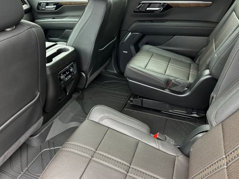 New 2026 Chevrolet Suburban High Country w/ LPO, Illumination Package image 12