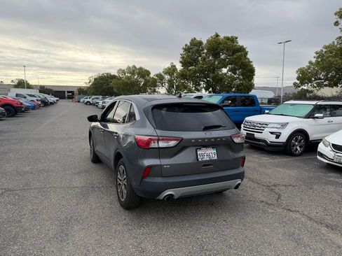 Used 2022 Ford Escape SEL w/ Technology Package image 4