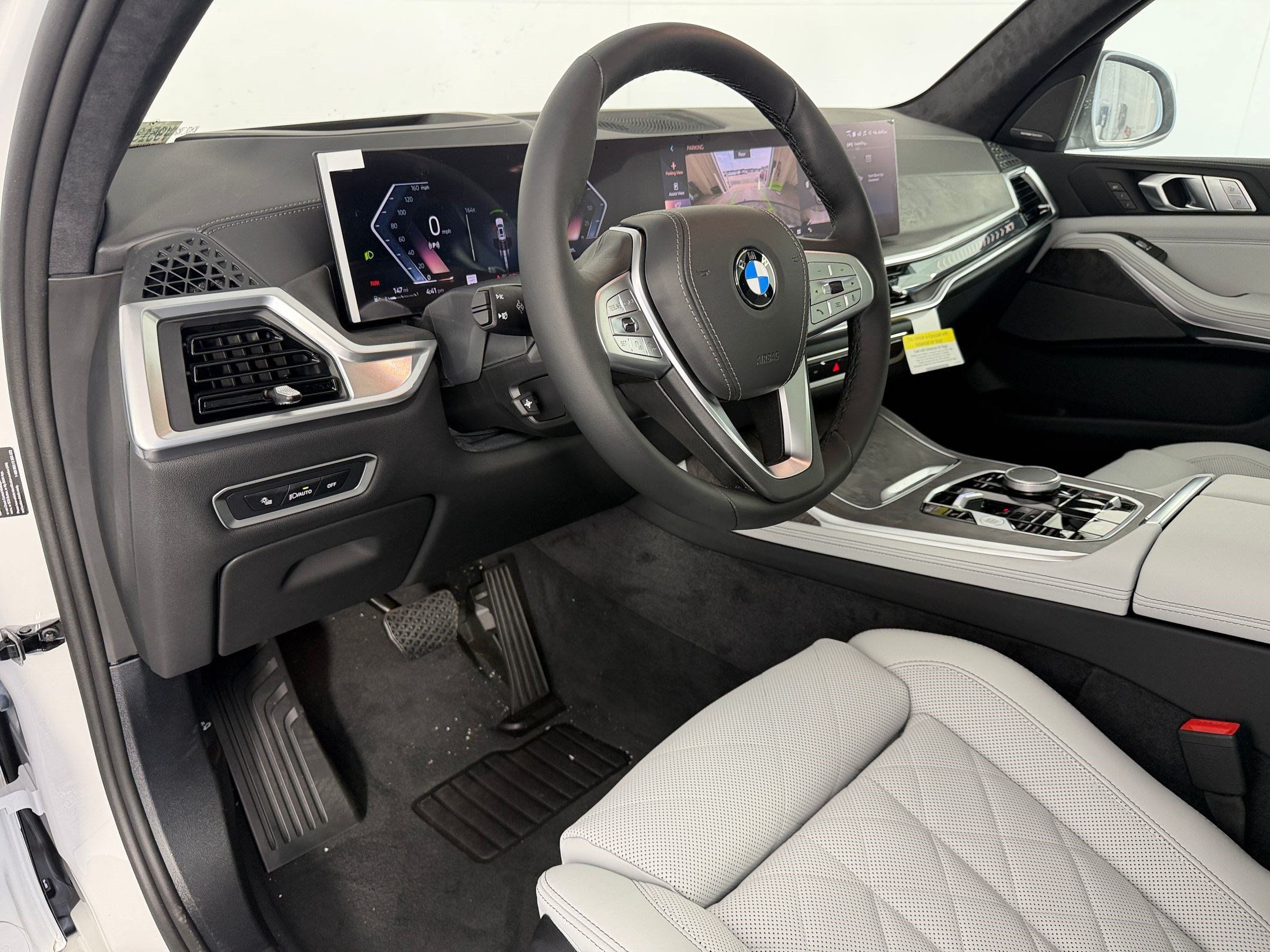 Used 2027 BMW X7 xDrive40i w/ Premium Package AWD/4WD image 4