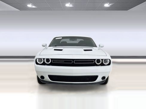 Used 2021 Dodge Challenger SXT image 6