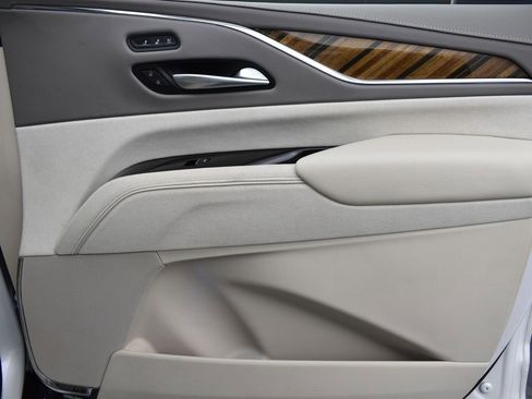 Used 2023 Cadillac Escalade ESV Premium Luxury Platinum w/ Heavy-Duty Trailer Package image 37