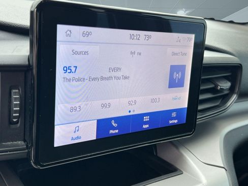 Used 2022 Ford Explorer XLT image 24