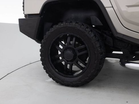 Used 2003 HUMMER H2 w/ Preferred Equipment Group AWD/4WD image 21