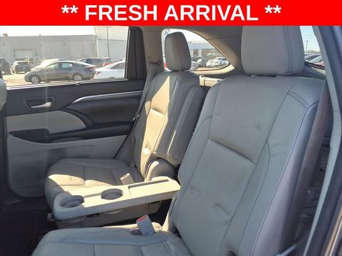 Used 2018 Toyota Highlander Limited Platinum image 26