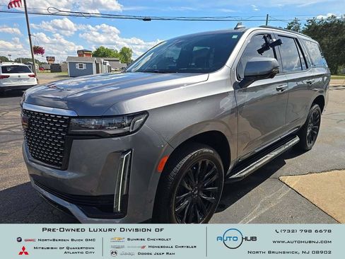 Used 2022 Cadillac Escalade Premium Luxury w/ Performance Package AWD/4WD image 1