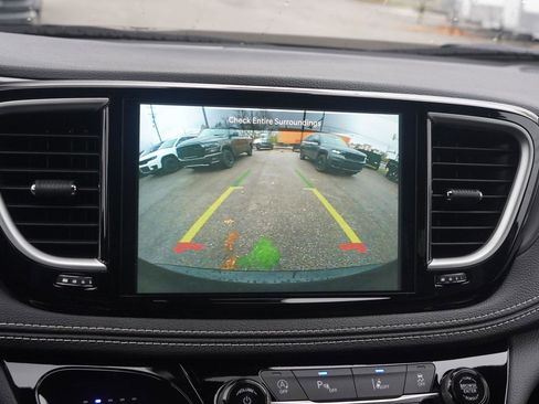 New 2026 Chrysler Pacifica Select image 62