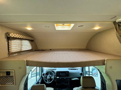 Used 2019 Mercedes-Benz Sprinter 170 image 54