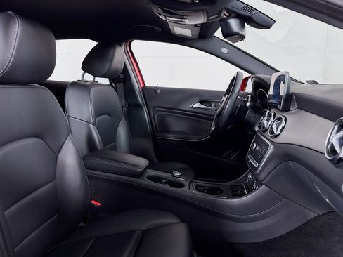 Used 2018 Mercedes-Benz GLA 250 4MATIC image 6