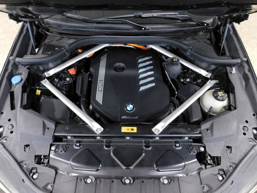 Used 2023 BMW X5 xDrive45e AWD/4WD image 9
