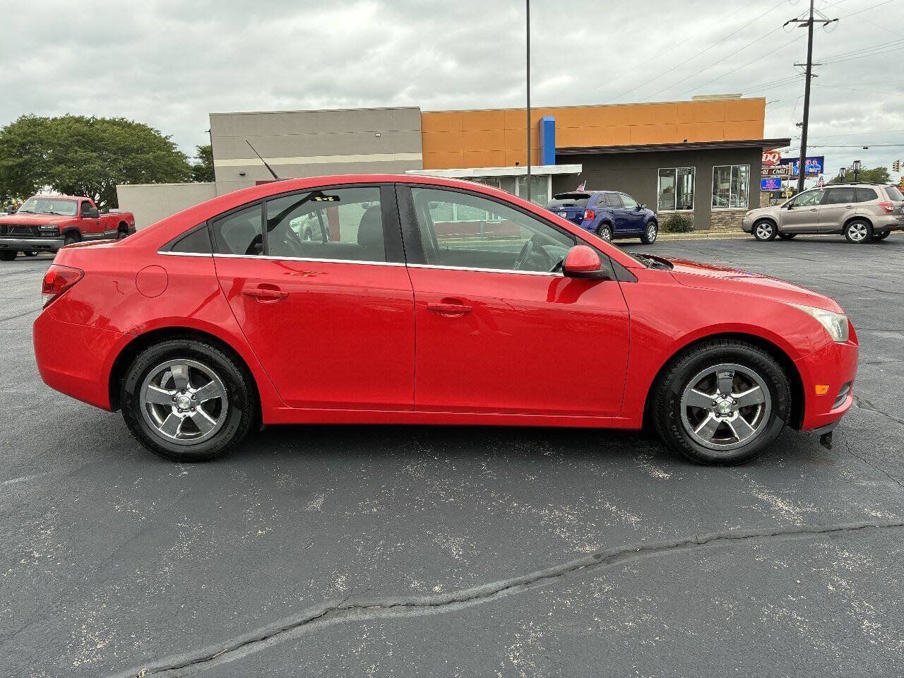 Used 2014 Chevrolet Cruze LT FWD image 2
