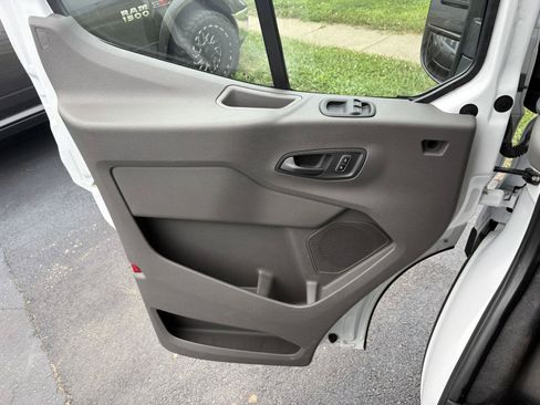 Used 2025 Ford Transit 250 Low Roof w/ Exterior Upgrade Package RWD image 3