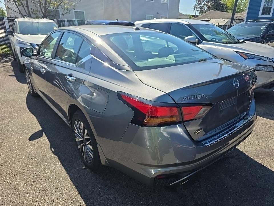 Certified 2023 Nissan Altima 2.5 SV w/ SV Premium Package AWD/4WD image 2