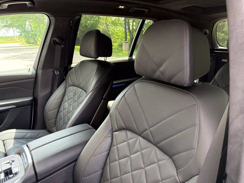 Used 2023 BMW X7 xDrive40i w/ M Sport Package AWD/4WD image 12