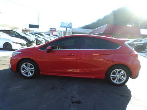 Used 2017 Chevrolet Cruze LT w/ Convenience Package image 9