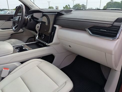 Certified 2025 GMC Acadia Denali w/ Super Cruise Package FWD image 30