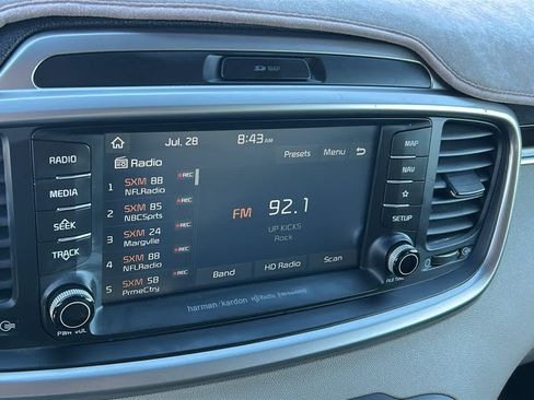 Used 2019 Kia Sorento EX w/ EX Touring Package AWD/4WD image 15