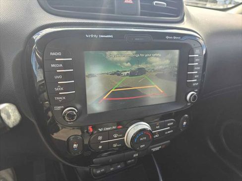 Used 2016 Kia Soul ! w/ Premium Package image 28