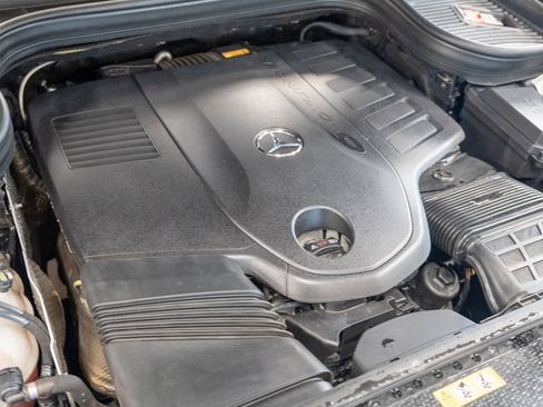 Used 2024 Mercedes-Benz GLS 450 4MATIC image 37