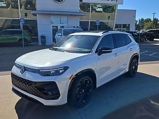 New 2026 Volkswagen Tiguan SE R-Line video 1