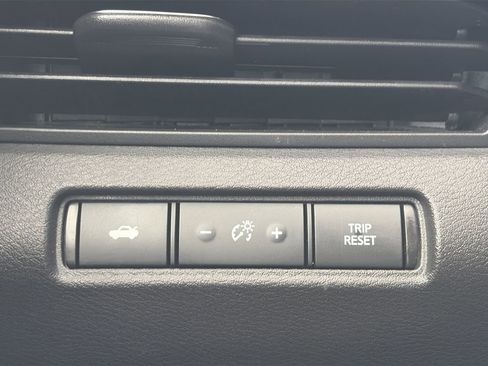 Used 2024 Nissan Altima 2.5 SV image 22