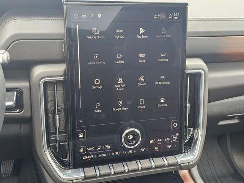 Used 2025 GMC Yukon Denali w/ Denali Reserve Package AWD/4WD image 14