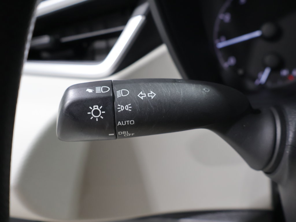 Used 2024 Toyota Corolla LE w/ LE Convenience Package FWD image 34
