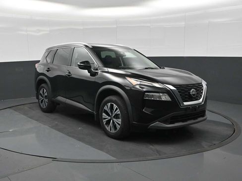 Used 2023 Nissan Rogue SV w/ SV Premium Package AWD/4WD image 2