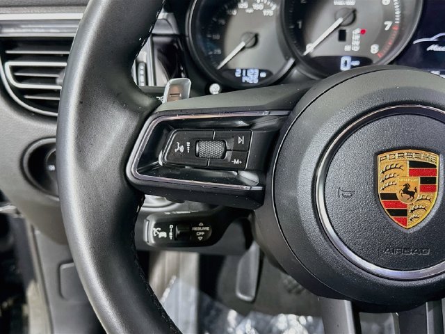 Used 2023 Porsche Macan w/ Premium Package Plus AWD/4WD image 13